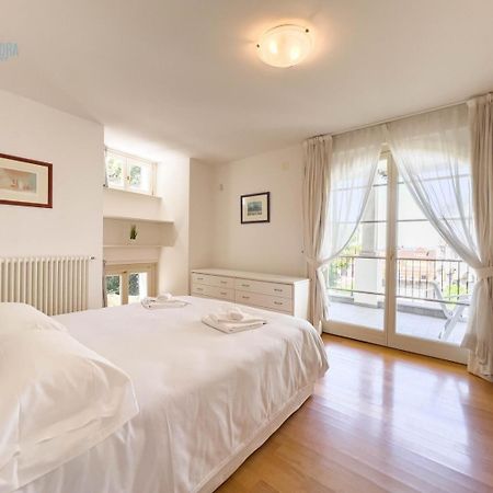 Cattedrale 5 Tirabora Short Rent Apartment Trieste Bagian luar foto