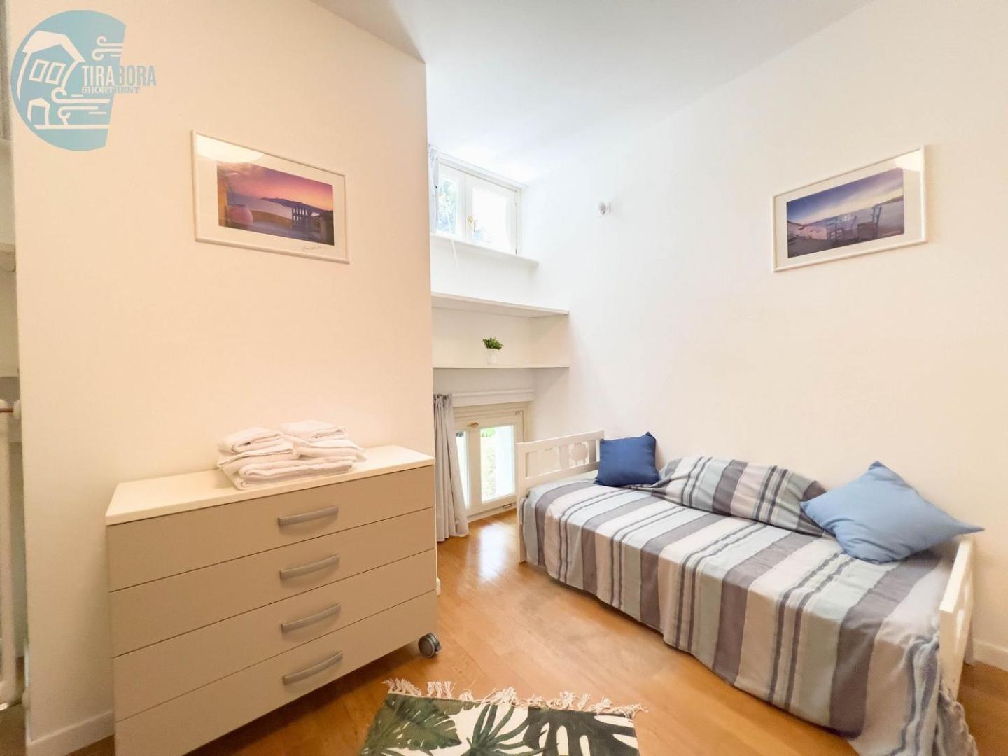 Cattedrale 5 Tirabora Short Rent Apartment Trieste Bagian luar foto
