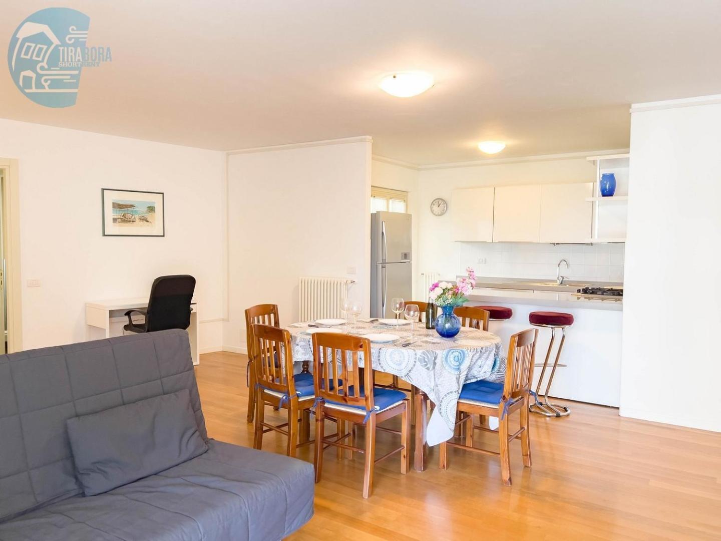 Cattedrale 5 Tirabora Short Rent Apartment Trieste Bagian luar foto
