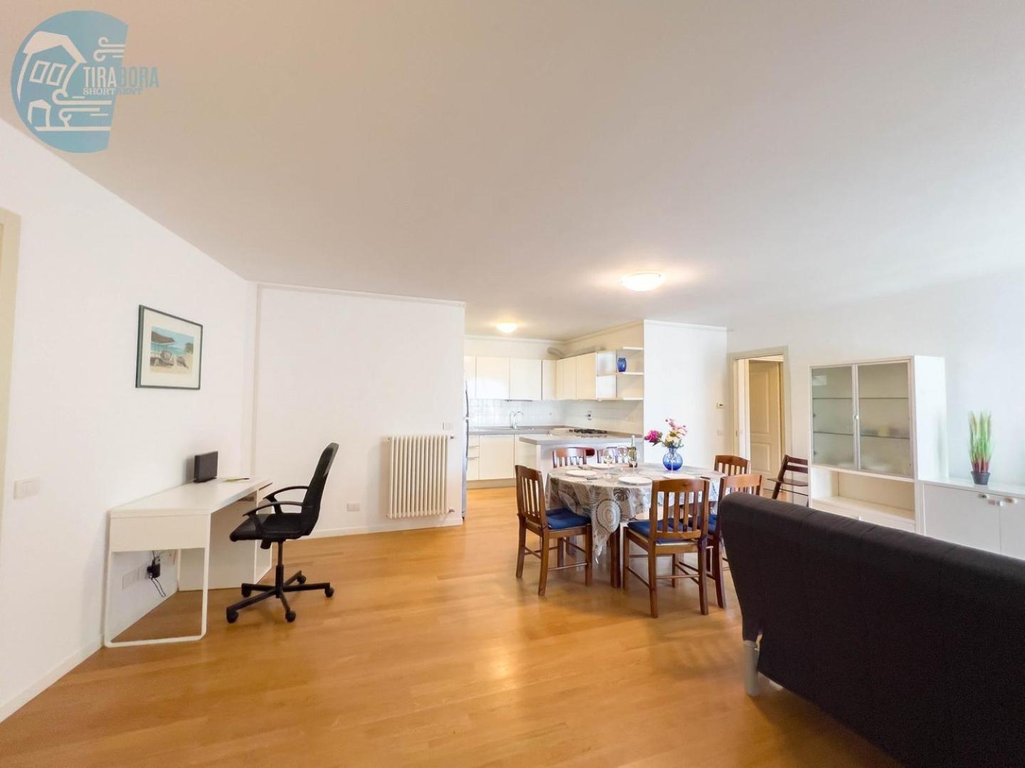 Cattedrale 5 Tirabora Short Rent Apartment Trieste Bagian luar foto