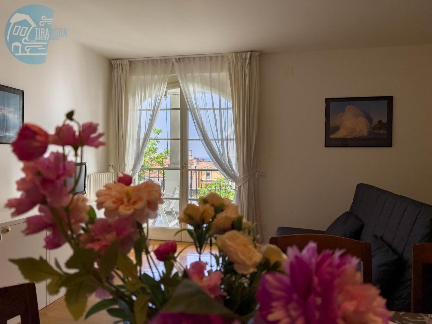 Cattedrale 5 Tirabora Short Rent Apartment Trieste Bagian luar foto