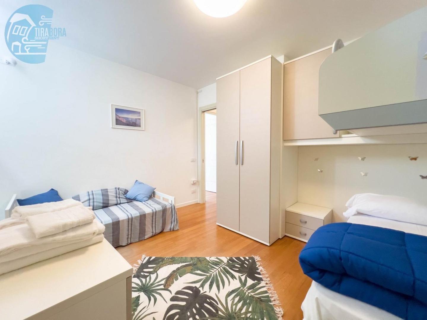 Cattedrale 5 Tirabora Short Rent Apartment Trieste Bagian luar foto