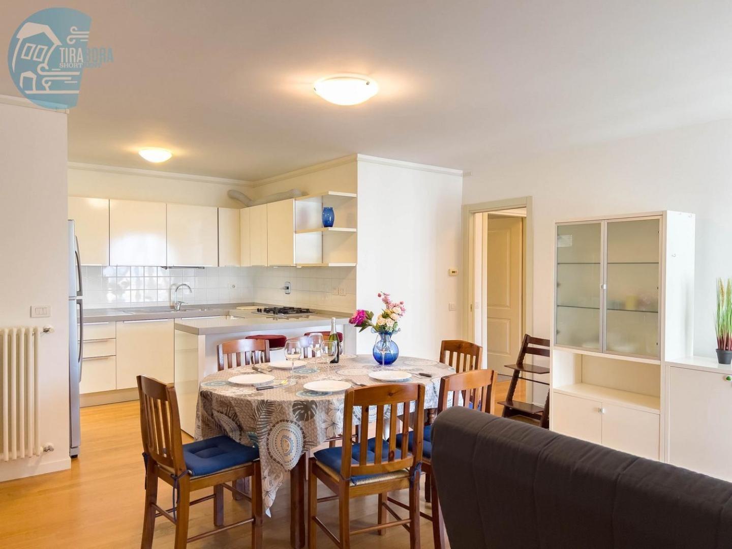 Cattedrale 5 Tirabora Short Rent Apartment Trieste Bagian luar foto
