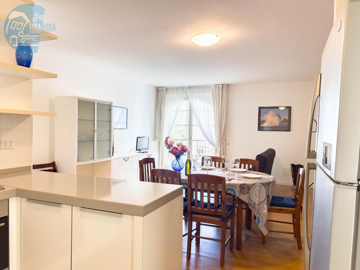 Cattedrale 5 Tirabora Short Rent Apartment Trieste Bagian luar foto